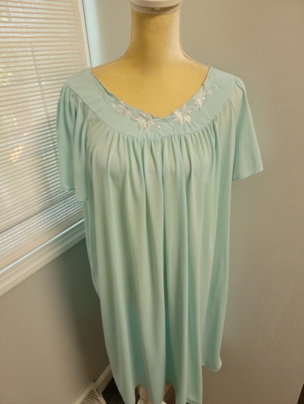 Miss Elaine Vtg Nightgown Women's XL Aqua Blue Floral Embroidered Short Sleeve